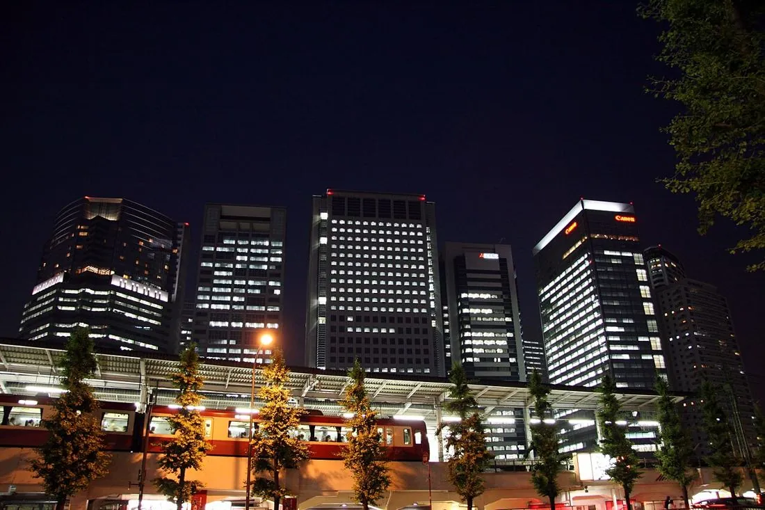 品川駅周辺の高層ビル群